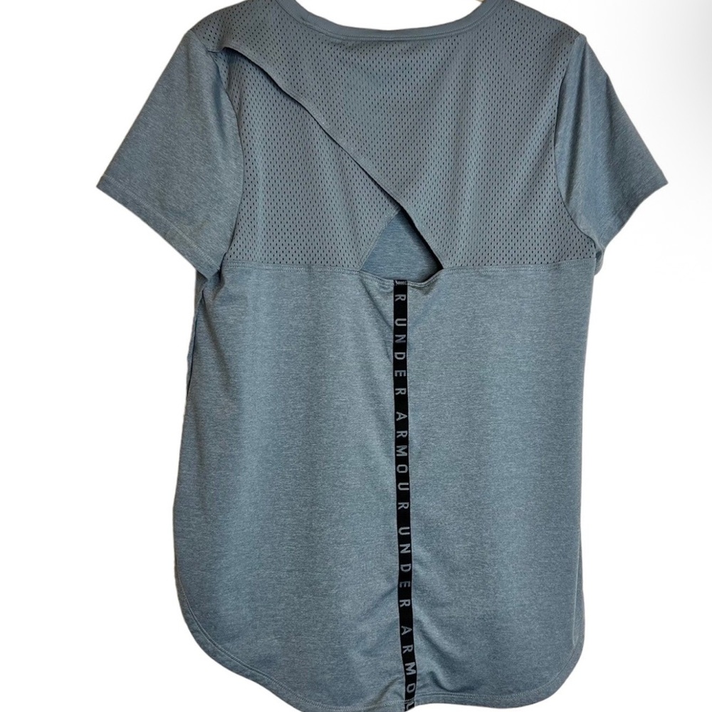 Under Armour Women's Heat Gear Top open back, Size Medium